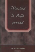 versierd-in-zijn-gewaad